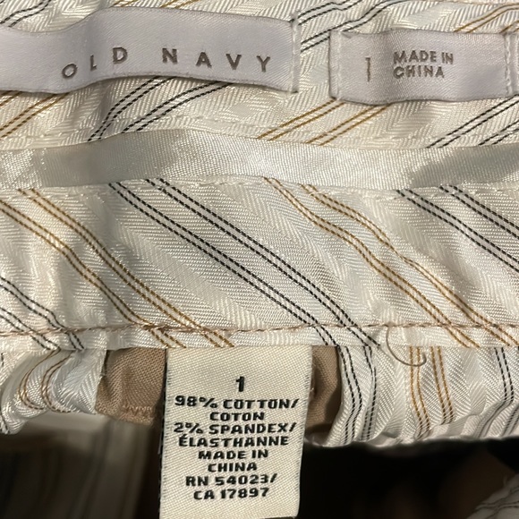 Old Navy Kakis School Uniform Buckle Skirt Size 1 - Picture 4 of 6